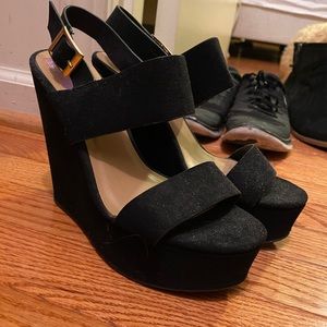 Black stewpot wedges sz 6.5